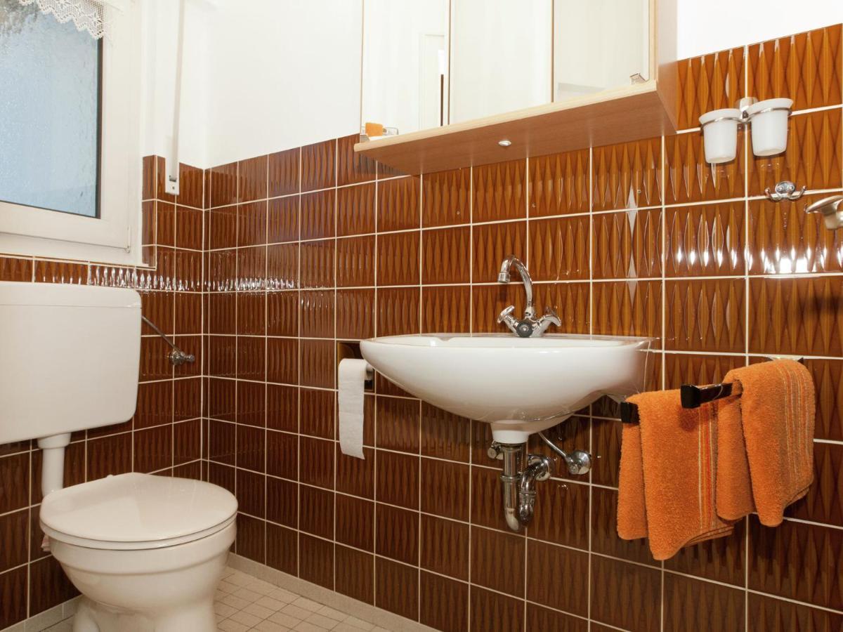 Serene Apartment In Meschede With Balcony Grevenstein Экстерьер фото